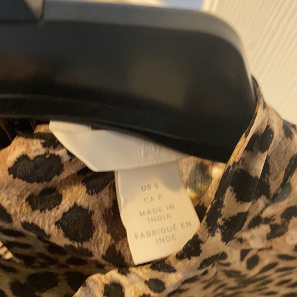 H&M Cheetah Print Blouse. NWOT - Picture 7 of 7